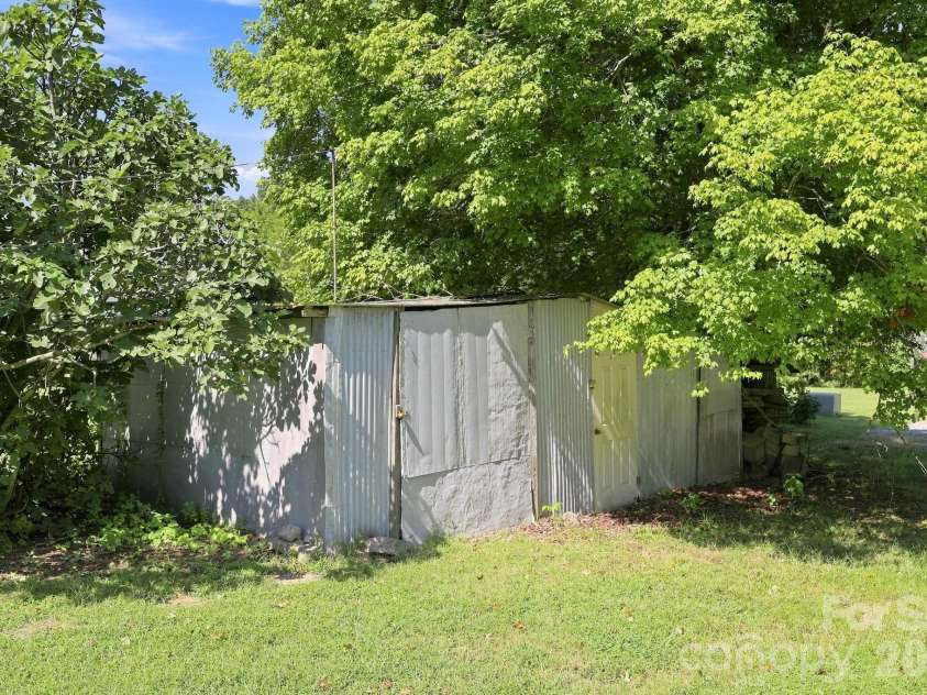512 Bank Street, Salisbury, NC 28146.  MLS# CAR4422769, YatesRealty ID 30619. 