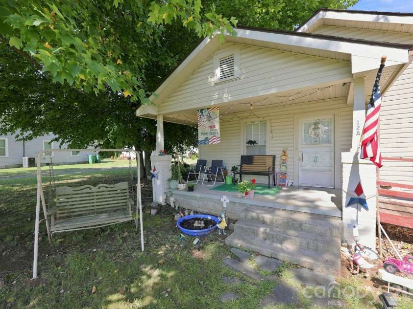 512 Bank Street, Salisbury, NC 28146.  MLS# CAR4422769, YatesRealty ID 30619. 