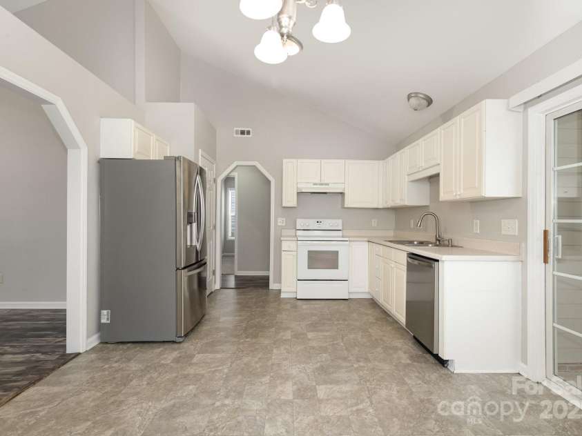 5200 Limewood Street, Knightdale, NC 27545.  MLS# CAR4289406, YatesRealty ID 30619. 