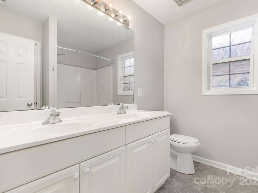 5200 Limewood Street, Knightdale, NC 27545.  MLS# CAR4289406, YatesRealty ID 30619. 