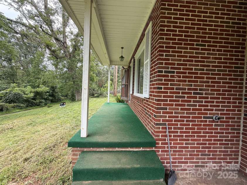 183 Maple Road, Spruce Pine, NC 28777.  MLS# CAR4213050, YatesRealty ID 3062. 