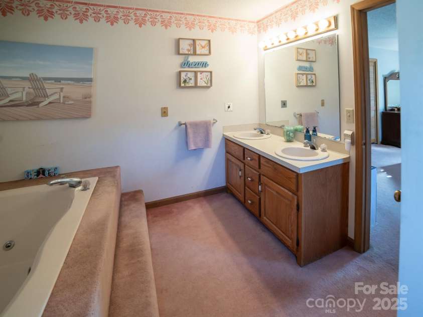 4781 Sugar Loaf Road, Morganton, NC 28655.  MLS# CAR4328426, YatesRealty ID 3062. 