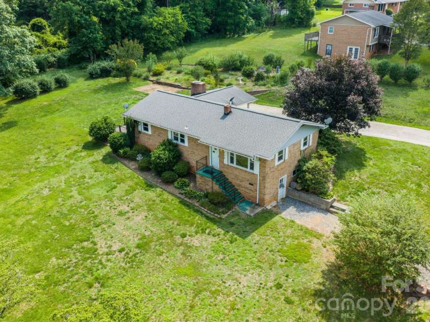 209 Saint Marys Church Road, Morganton, NC 28655.  MLS# CAR4390018, YatesRealty ID 30622. 