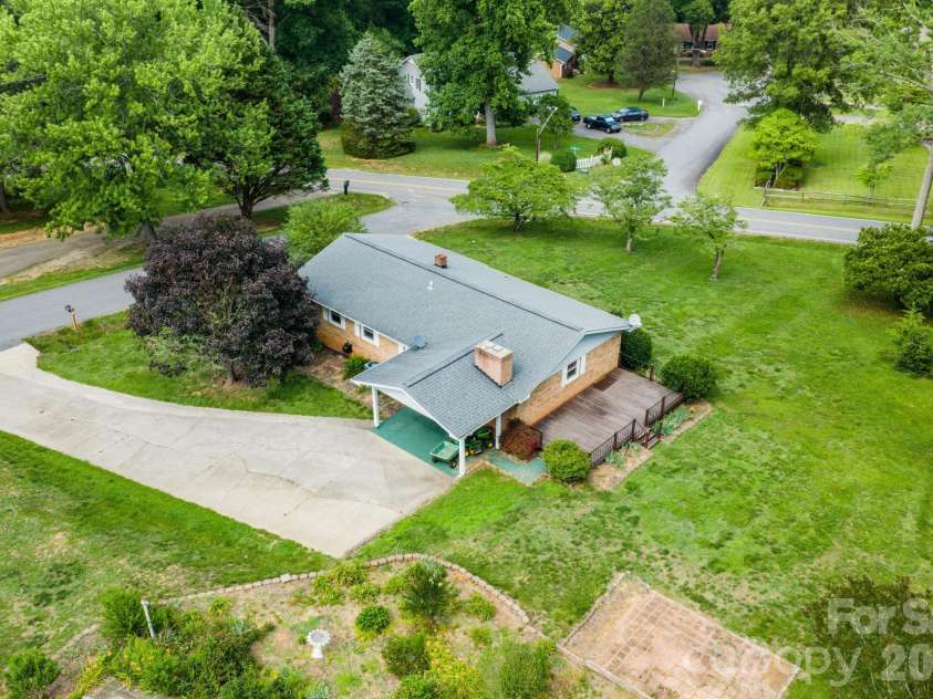 209 Saint Marys Church Road, Morganton, NC 28655.  MLS# CAR4390018, YatesRealty ID 30622. 