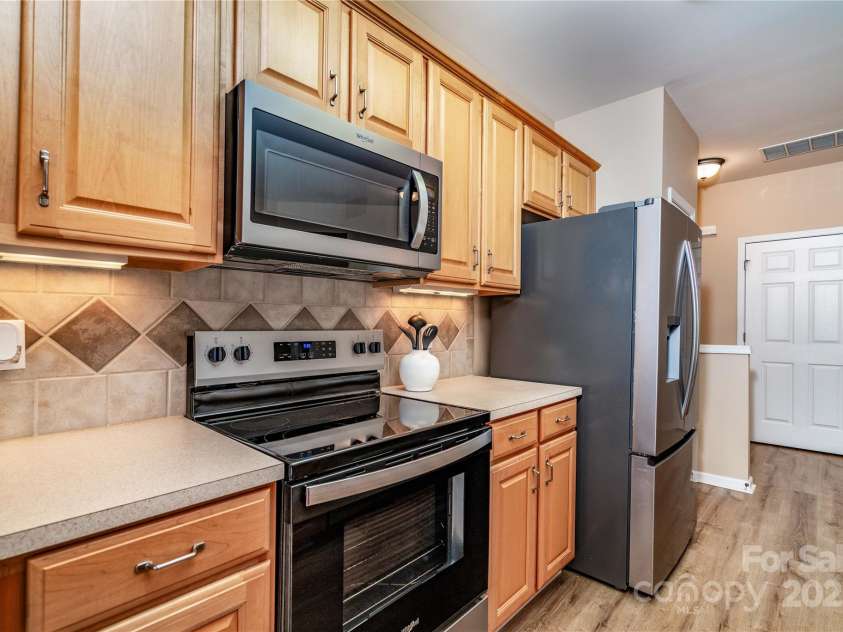 15029 Santa Lucia Drive, Charlotte, NC 28277.  MLS# CAR4278019, YatesRealty ID 30623. 