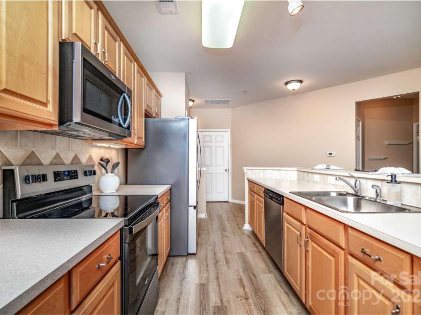 15029 Santa Lucia Drive, Charlotte, NC 28277.  MLS# CAR4278019, YatesRealty ID 30623. 