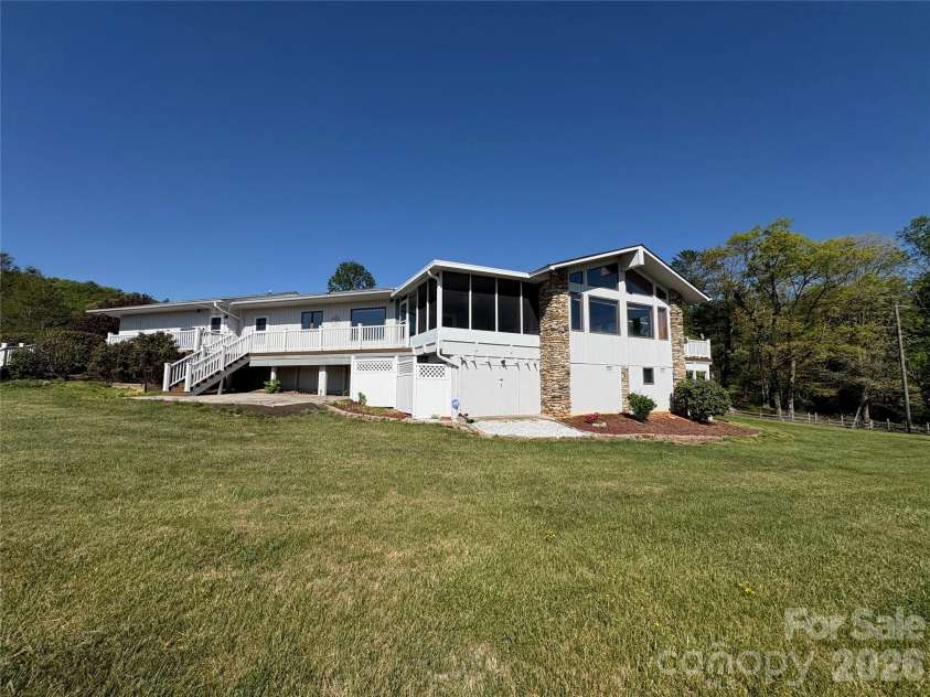 377 Upper Grassy Branch Road, Asheville, NC 28805.  MLS# CAR4375957, YatesRealty ID 30623. 