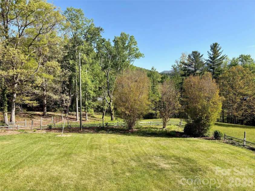 377 Upper Grassy Branch Road, Asheville, NC 28805.  MLS# CAR4375957, YatesRealty ID 30623. 