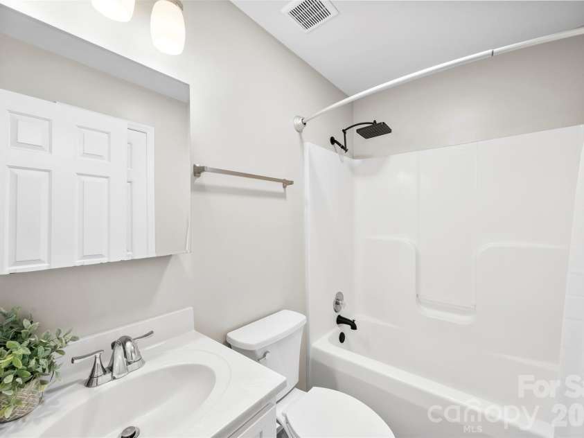 170 Ruthaven Drive, Bessemer City, NC 28016.  MLS# CAR4391676, YatesRealty ID 30624. 