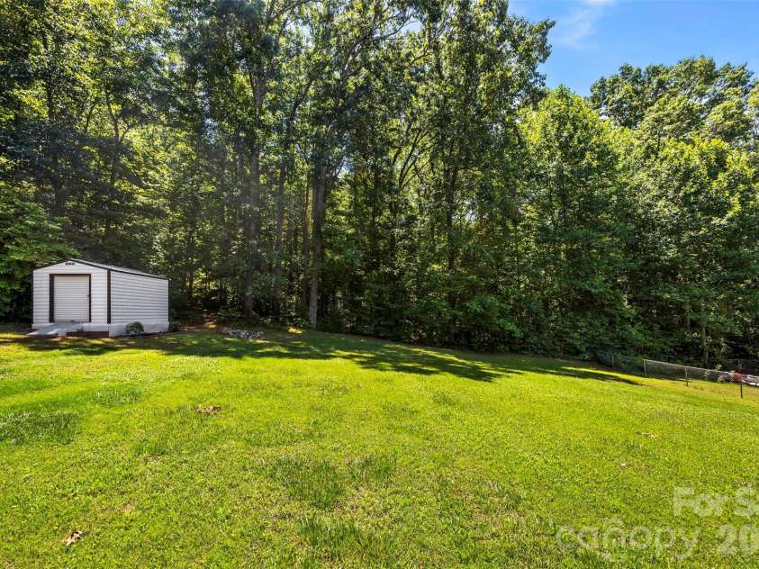 170 Ruthaven Drive, Bessemer City, NC 28016.  MLS# CAR4391676, YatesRealty ID 30624. 