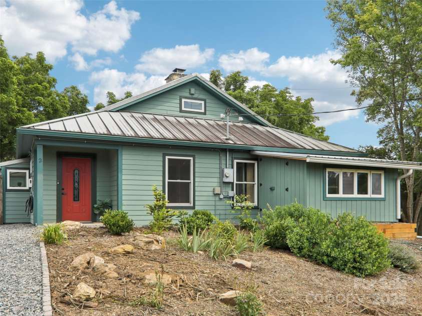 2 Briarwood Drive, Alexander, NC 28701.  MLS# CAR4276825, YatesRealty ID 30624. 