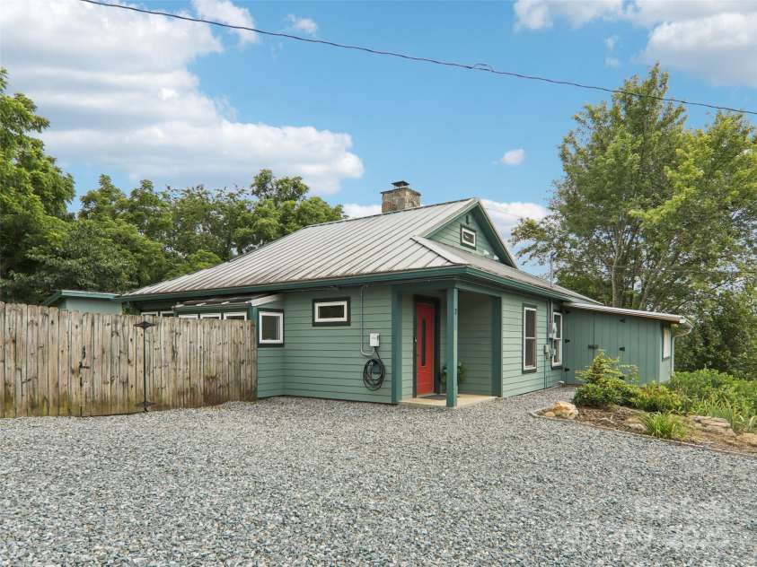 2 Briarwood Drive, Alexander, NC 28701.  MLS# CAR4276825, YatesRealty ID 30624. 