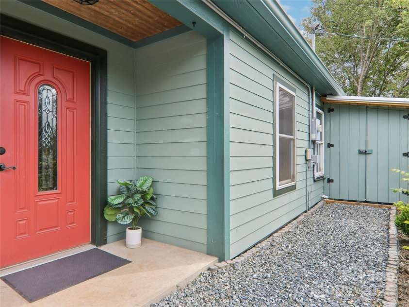 2 Briarwood Drive, Alexander, NC 28701.  MLS# CAR4276825, YatesRealty ID 30624. 