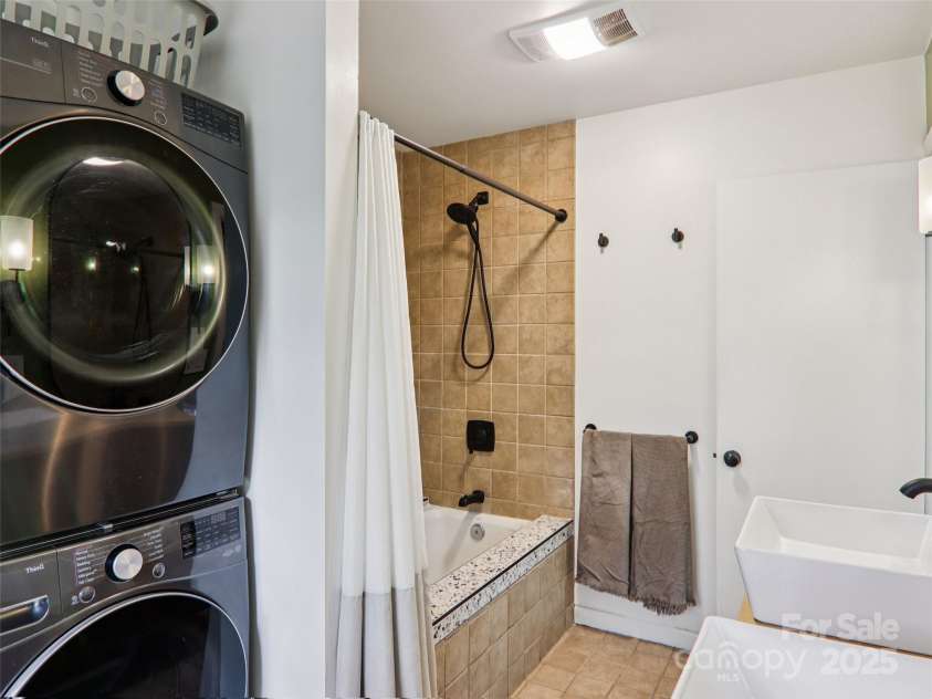 2 Briarwood Drive, Alexander, NC 28701.  MLS# CAR4276825, YatesRealty ID 30624. 