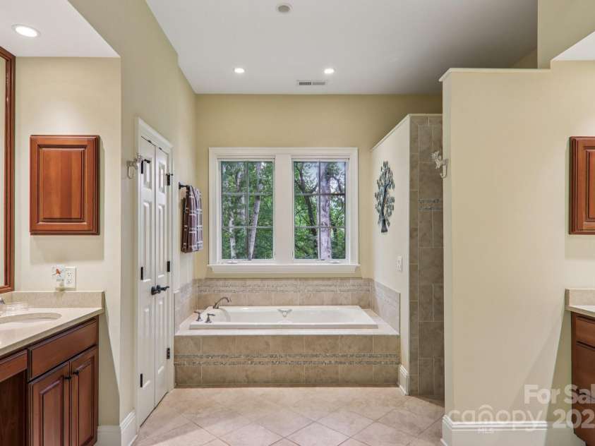 149 Cardinal Lane, Waynesville, NC 28786.  MLS# CAR4284459, YatesRealty ID 30625. Primary bath