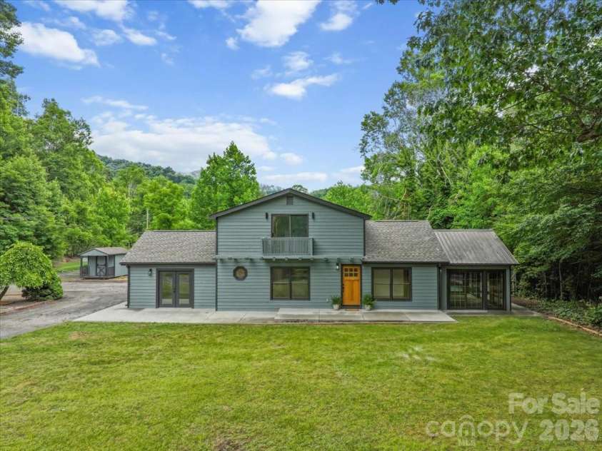455 Rocky Springs Heights, Burnsville, NC 28714.  MLS# CAR4389023, YatesRealty ID 30625. 