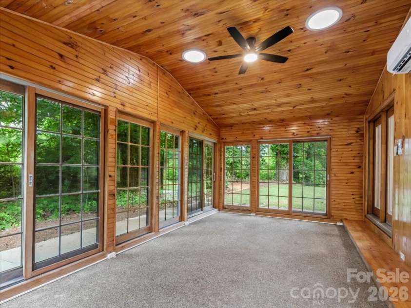 455 Rocky Springs Heights, Burnsville, NC 28714.  MLS# CAR4389023, YatesRealty ID 30625. 