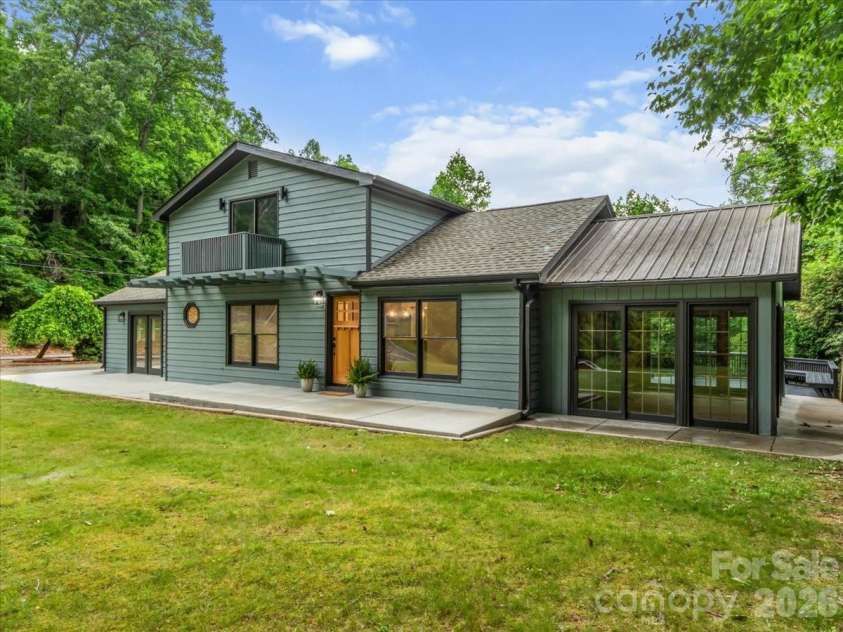 455 Rocky Springs Heights, Burnsville, NC 28714.  MLS# CAR4389023, YatesRealty ID 30625. 