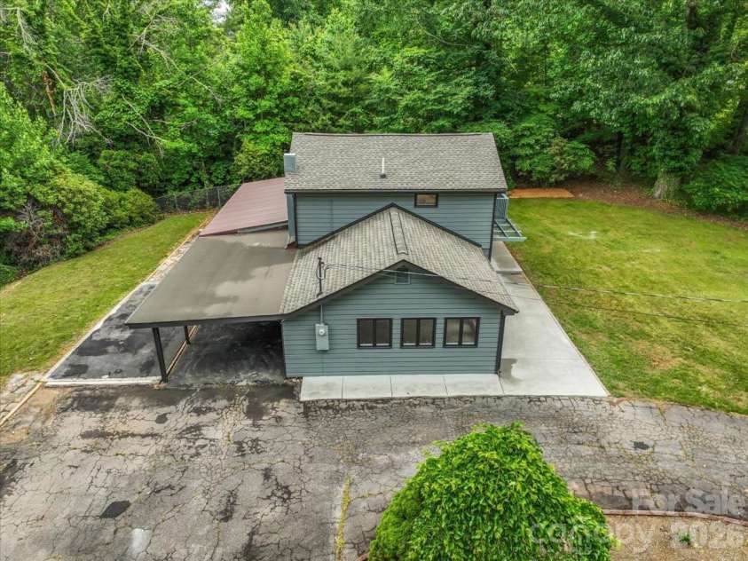 455 Rocky Springs Heights, Burnsville, NC 28714.  MLS# CAR4389023, YatesRealty ID 30625. 