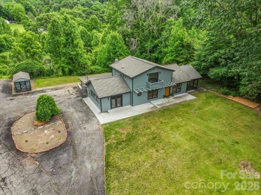455 Rocky Springs Heights, Burnsville, NC 28714.  MLS# CAR4389023, YatesRealty ID 30625. 