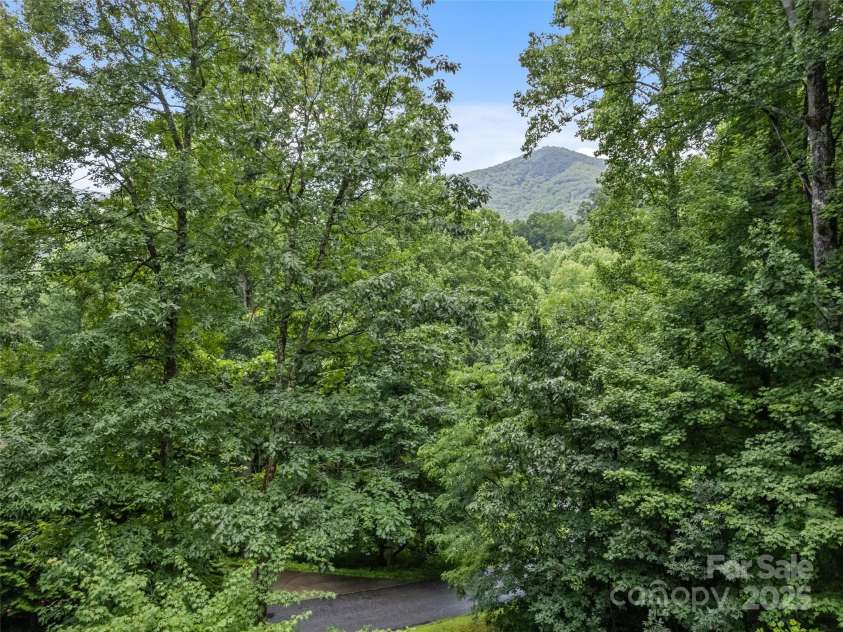 261 Serenity Drive, Waynesville, NC 28785.  MLS# CAR4285567, YatesRealty ID 30626. 