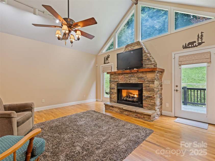 261 Serenity Drive, Waynesville, NC 28785.  MLS# CAR4285567, YatesRealty ID 30626. 