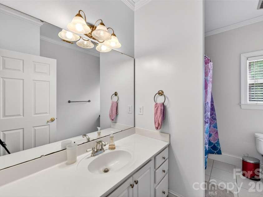 8628 Brookgreen Drive, Mint Hill, NC 28227.  MLS# CAR4380326, YatesRealty ID 30627. Bathroom