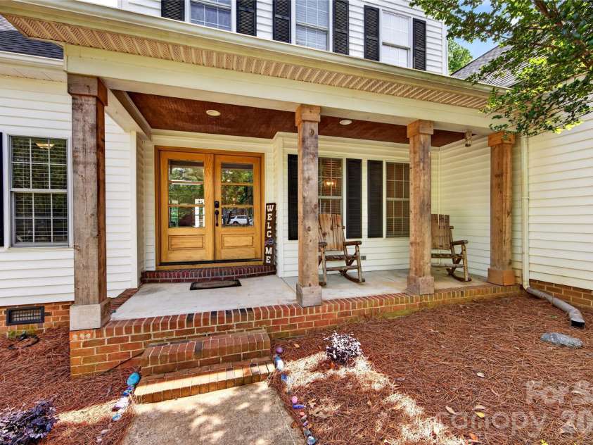 8628 Brookgreen Drive, Mint Hill, NC 28227.  MLS# CAR4380326, YatesRealty ID 30627. Front Porch
