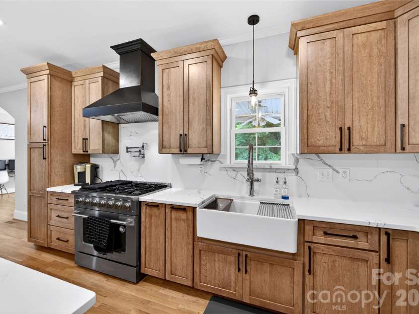 8628 Brookgreen Drive, Mint Hill, NC 28227.  MLS# CAR4380326, YatesRealty ID 30627. Kitchen