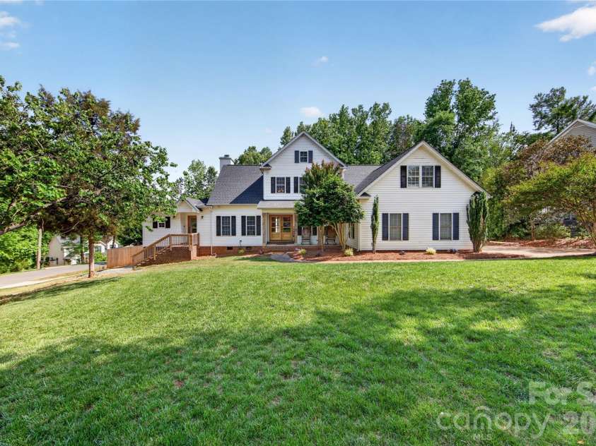 8628 Brookgreen Drive, Mint Hill, NC 28227.  MLS# CAR4380326, YatesRealty ID 30627. Welcome Home!