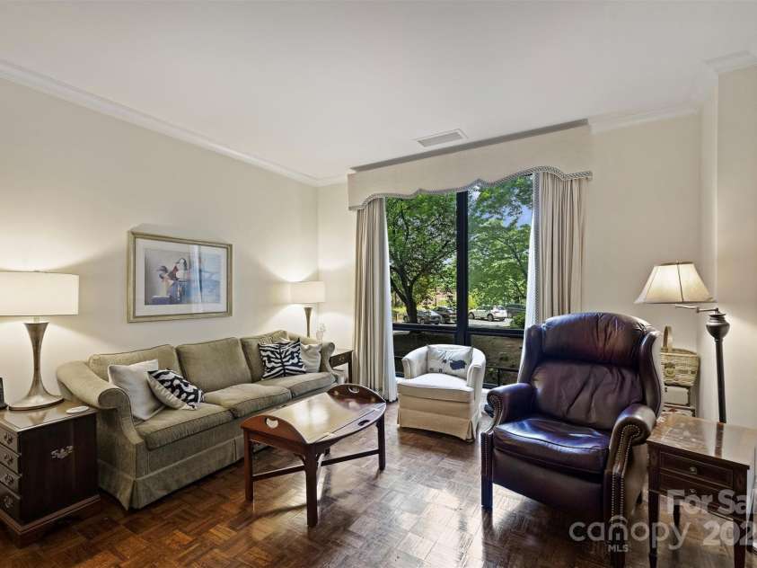 904 Cherokee Road, Charlotte, NC 28207.  MLS# CAR4284099, YatesRealty ID 30628. 