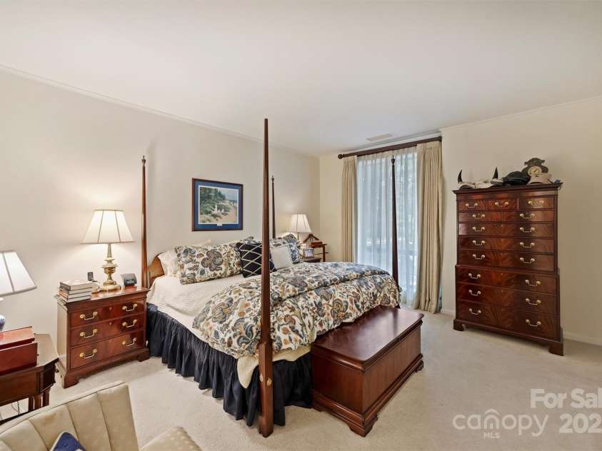 904 Cherokee Road, Charlotte, NC 28207.  MLS# CAR4284099, YatesRealty ID 30628. 