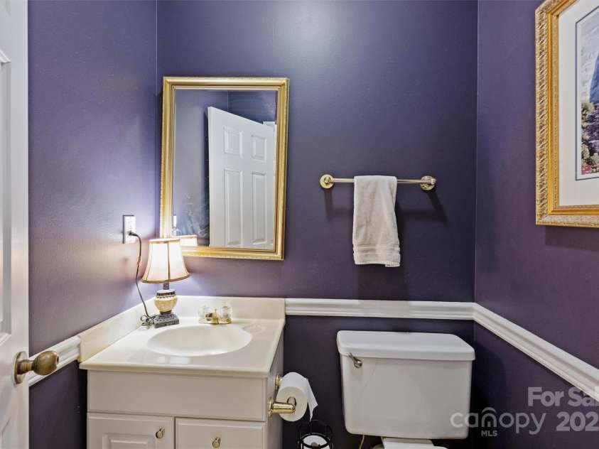 904 Cherokee Road, Charlotte, NC 28207.  MLS# CAR4284099, YatesRealty ID 30628. 