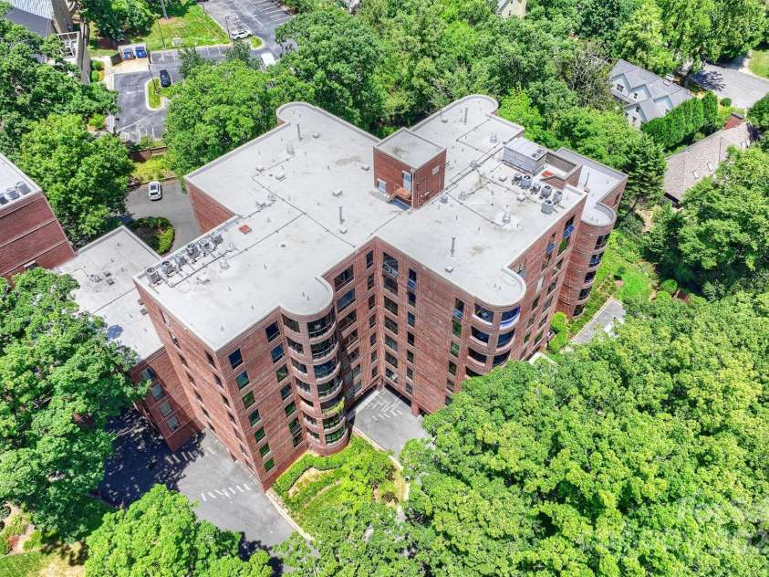 904 Cherokee Road, Charlotte, NC 28207.  MLS# CAR4284099, YatesRealty ID 30628. 