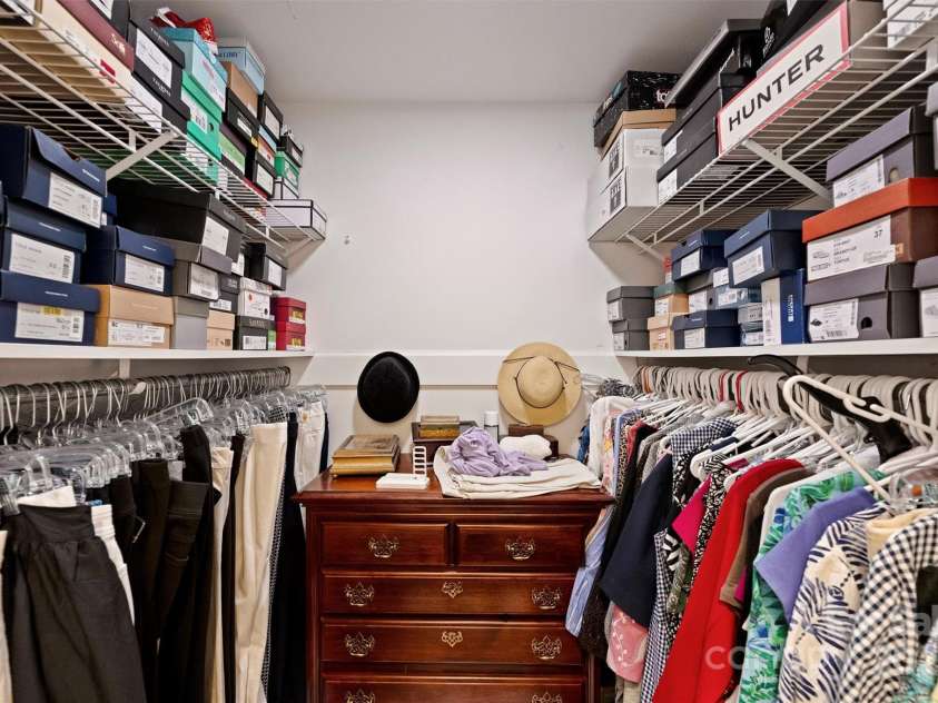 904 Cherokee Road, Charlotte, NC 28207.  MLS# CAR4284099, YatesRealty ID 30628. 