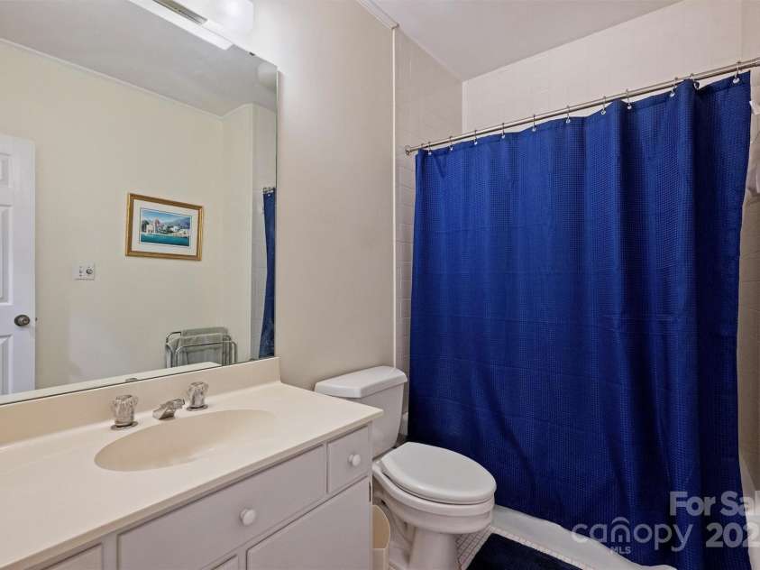 904 Cherokee Road, Charlotte, NC 28207.  MLS# CAR4284099, YatesRealty ID 30628. 