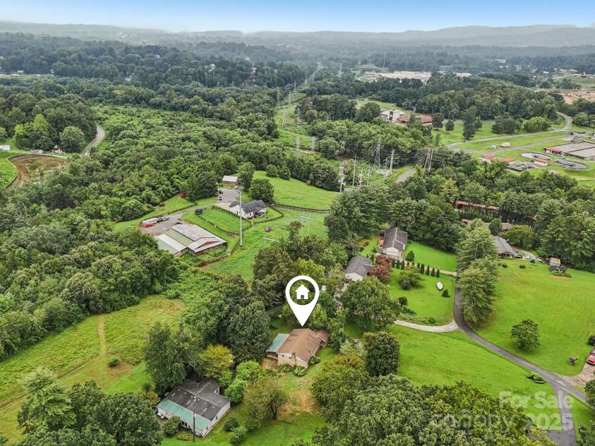 142 Byrd Lane, Hendersonville, NC 28792.  MLS# CAR4268898, YatesRealty ID 30629. 