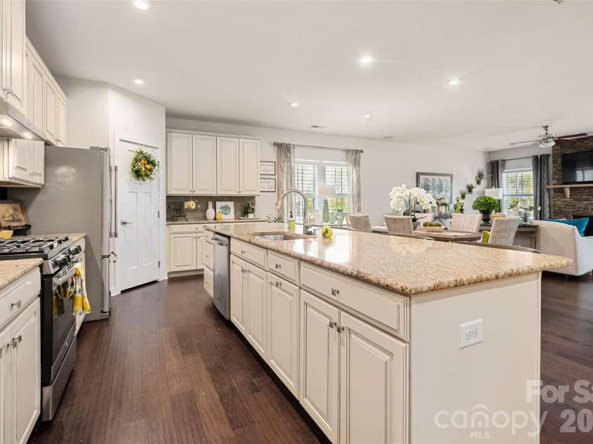 8400 Bretton Woods Drive, Charlotte, NC 28227.  MLS# CAR4364906, YatesRealty ID 30629. 