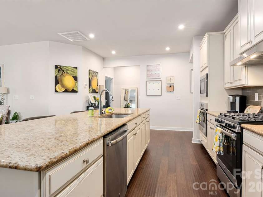8400 Bretton Woods Drive, Charlotte, NC 28227.  MLS# CAR4364906, YatesRealty ID 30629. 