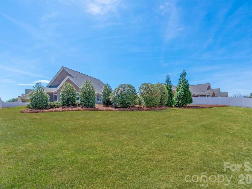 8400 Bretton Woods Drive, Charlotte, NC 28227.  MLS# CAR4364906, YatesRealty ID 30629. 