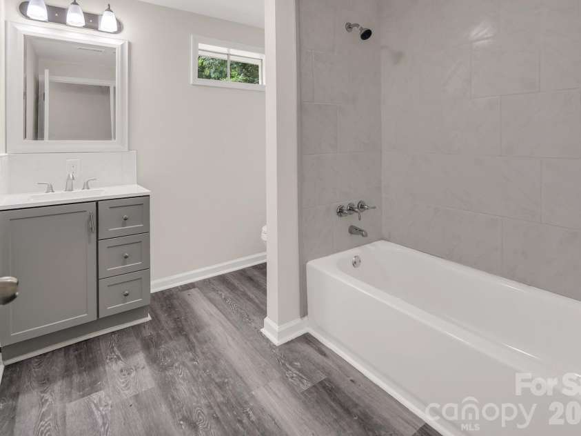 2091 & 2095 Catawba River Road, Fort Lawn, SC 29714.  MLS# CAR4283024, YatesRealty ID 3063. #2095 Bathroom 