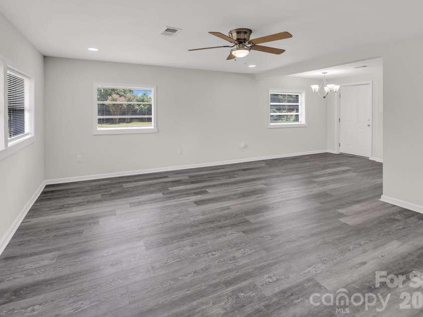 2091 & 2095 Catawba River Road, Fort Lawn, SC 29714.  MLS# CAR4283024, YatesRealty ID 3063. #2095 Living Room