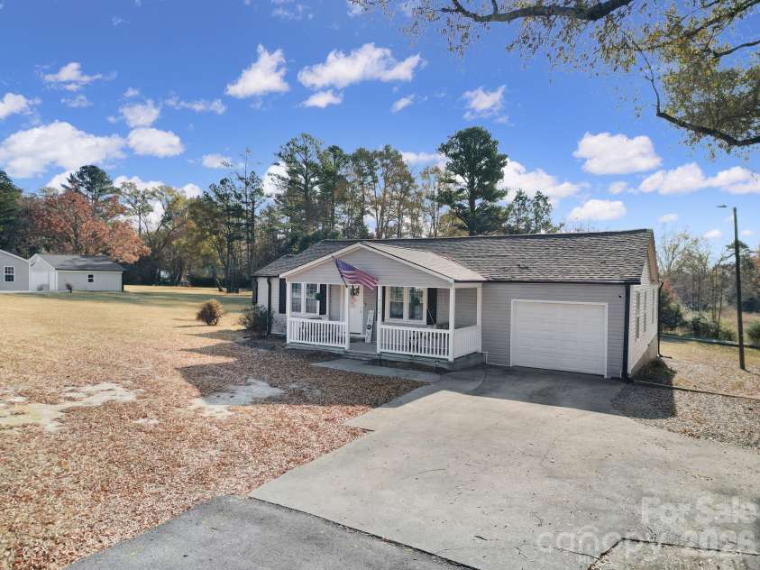 3104 Taxahaw Road, Lancaster, SC 29720.  MLS# CAR4325694, YatesRealty ID 3063. 
