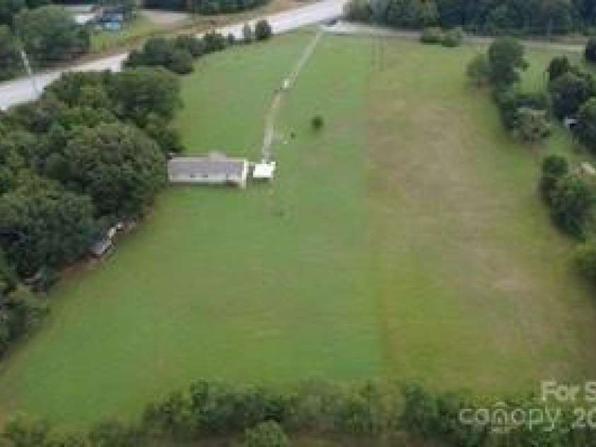 321 Jones Street, Blacksburg, SC 29702.  MLS# CAR4287174, YatesRealty ID 30631. 