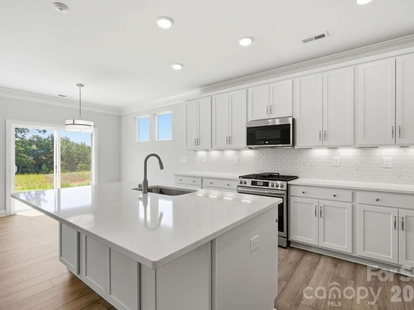 151 Grouse Run Way, Troutman, NC 28166.  MLS# CAR4382567, YatesRealty ID 30632. Kitchen