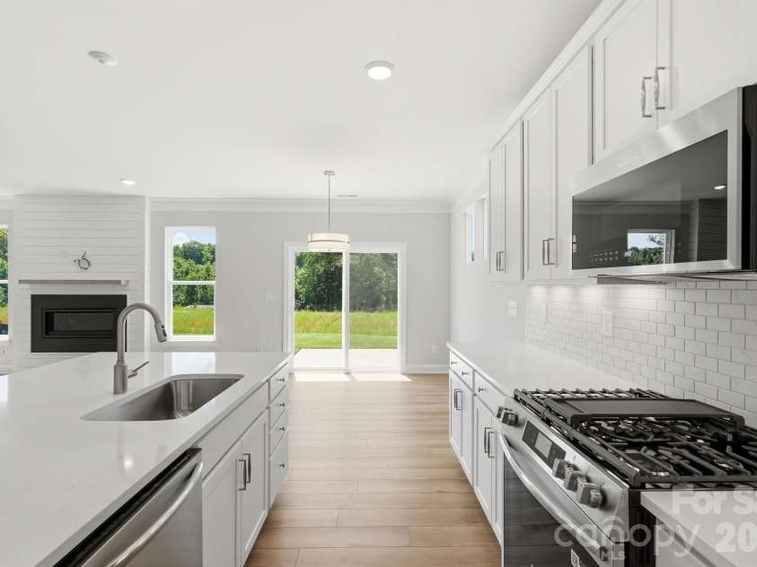 151 Grouse Run Way, Troutman, NC 28166.  MLS# CAR4382567, YatesRealty ID 30632. Kitchen