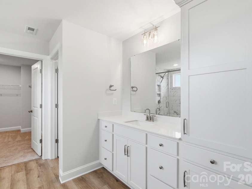 151 Grouse Run Way, Troutman, NC 28166.  MLS# CAR4382567, YatesRealty ID 30632. Primary Bathroom