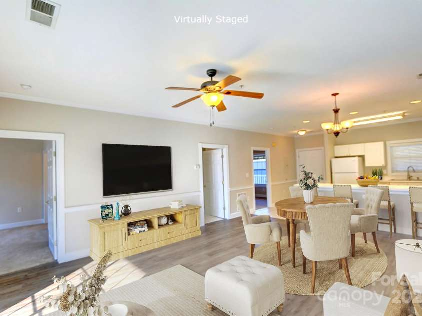 9022 Meadow Vista Road, Charlotte, NC 28213.  MLS# CAR4286241, YatesRealty ID 30632. 