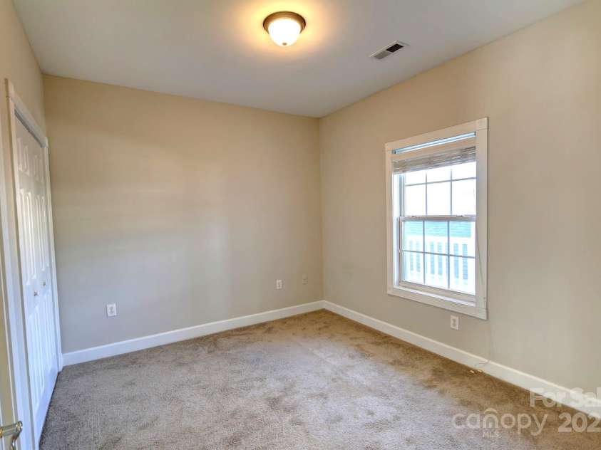 9022 Meadow Vista Road, Charlotte, NC 28213.  MLS# CAR4286241, YatesRealty ID 30632. 