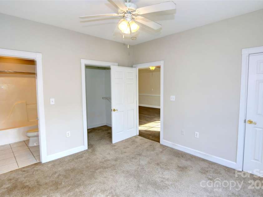 9022 Meadow Vista Road, Charlotte, NC 28213.  MLS# CAR4286241, YatesRealty ID 30632. 